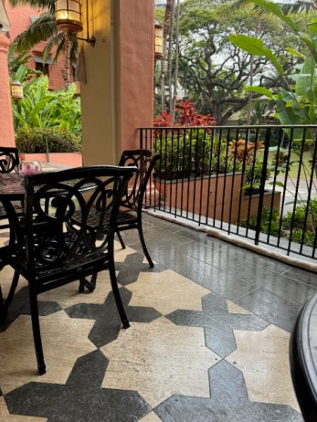 Cafe_Royal_Hawaiian_Hotel